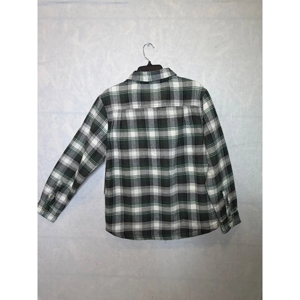 Lee embrace cozy